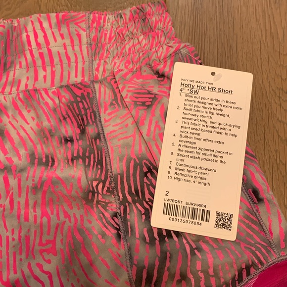 Lululemon Seawheeze After Dusk Reflective Ripened Raspberry Hotty hot shorts - Picture 7 of 8